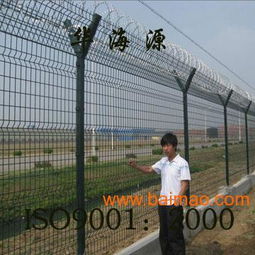 專業(yè)隔離柵與安全防護(hù)網(wǎng)生產(chǎn)廠家在工程項(xiàng)目中的關(guān)鍵作用及價(jià)格管理策略